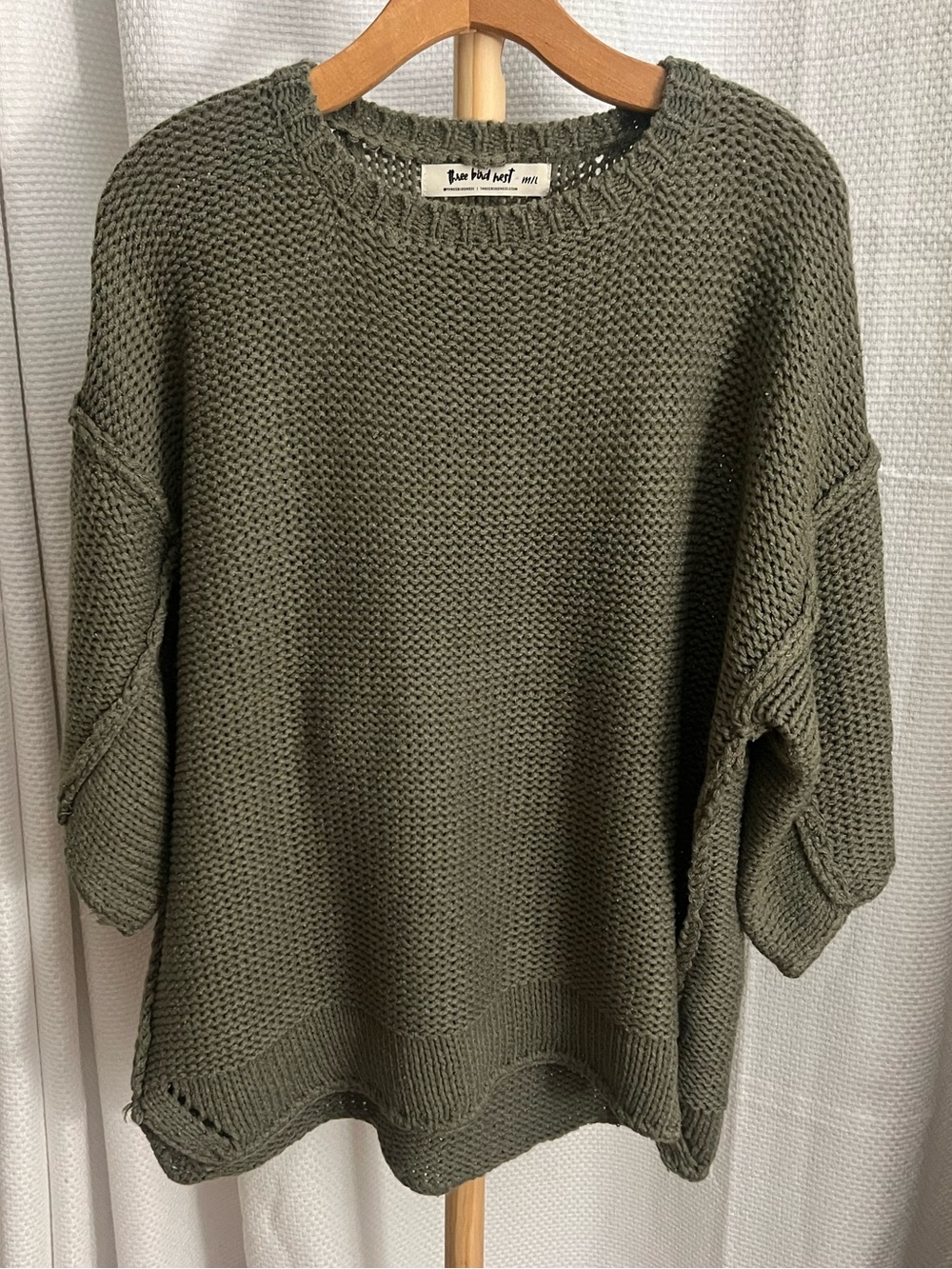 Three Bird Nest- oversized Olive Green Knit Sweater, size M/L - Picture 4 of 5